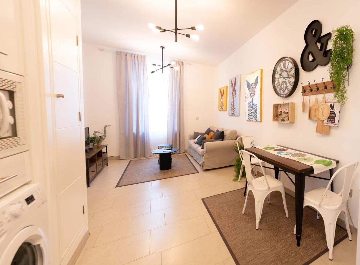 GoToSeville ALTAIR SUITES Extérieur photo